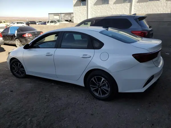 3KPF24AD4RE794048 2024 KIA FORTE - Image 2
