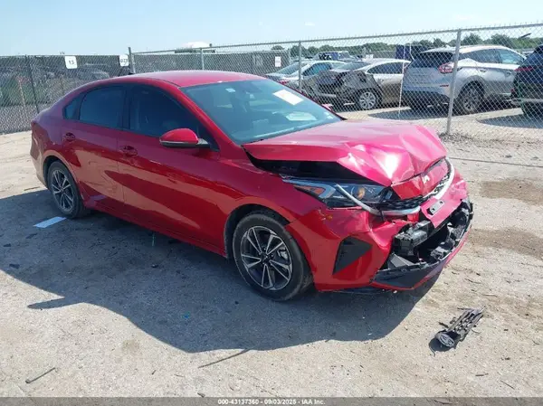3KPF24AD4RE794454 2024 KIA FORTE - Image 1