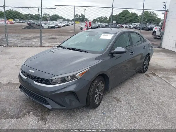 3KPF24AD4RE794518 2024 KIA FORTE - Image 2