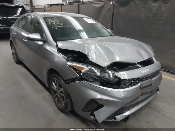 3KPF24AD4RE794857 2024 KIA FORTE - Image 1
