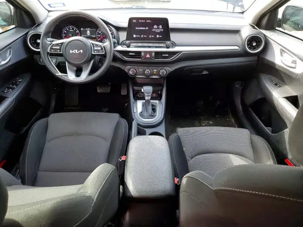 3KPF24AD4RE796110 2024 KIA FORTE - Image 8