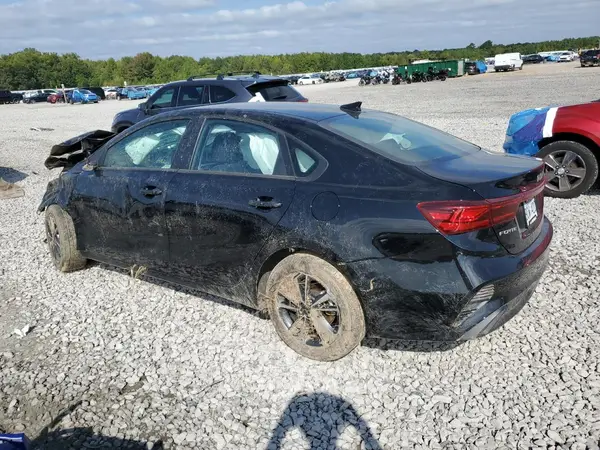 3KPF24AD4RE796379 2024 KIA FORTE - Image 2