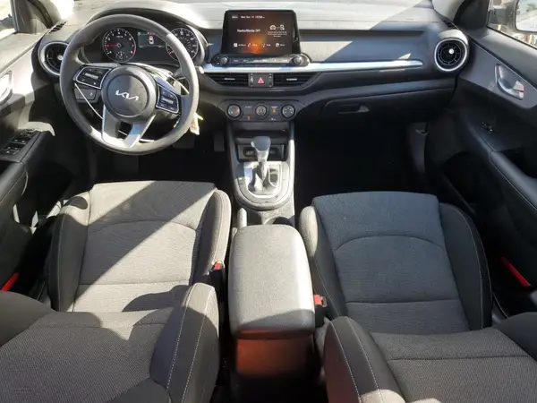 3KPF24AD4RE796592 2024 KIA FORTE - Image 8