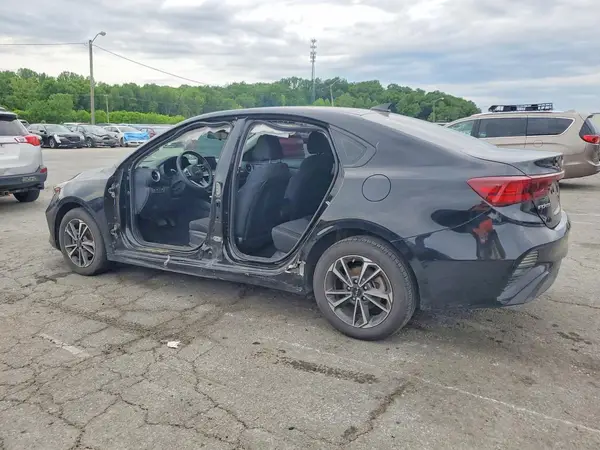 3KPF24AD4RE796804 2024 KIA FORTE - Image 2