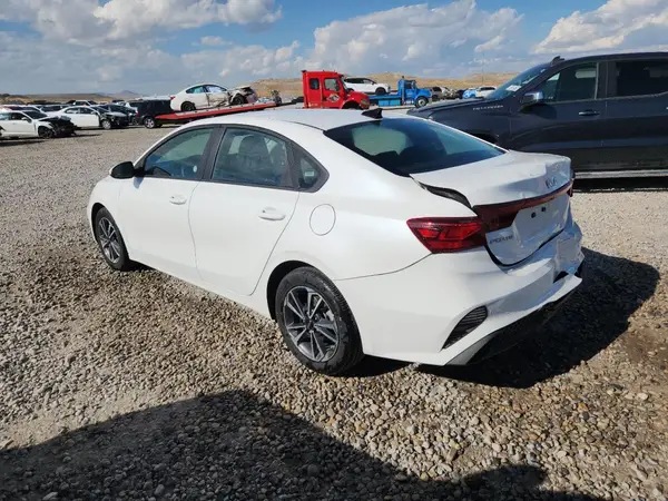 3KPF24AD4RE798651 2024 KIA FORTE - Image 2