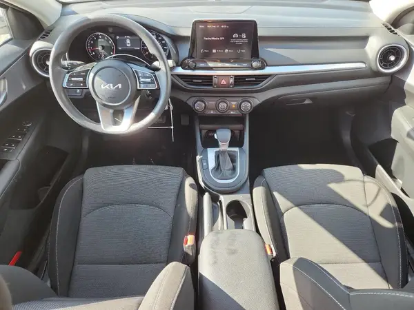 3KPF24AD4RE798651 2024 KIA FORTE - Image 8