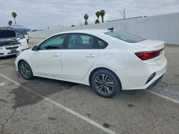 3KPF24AD4RE799458 2024 KIA FORTE - Image 2