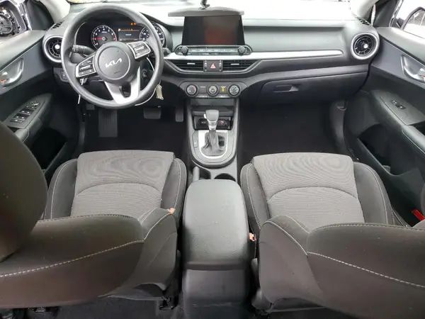 3KPF24AD4RE800592 2024 KIA FORTE - Image 8