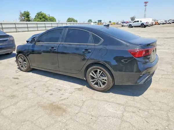 3KPF24AD4RE801225 2024 KIA FORTE - Image 2