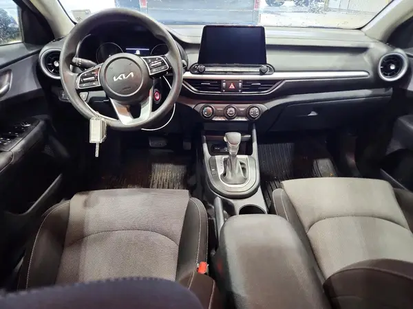 3KPF24AD4RE801483 2024 KIA FORTE - Image 8