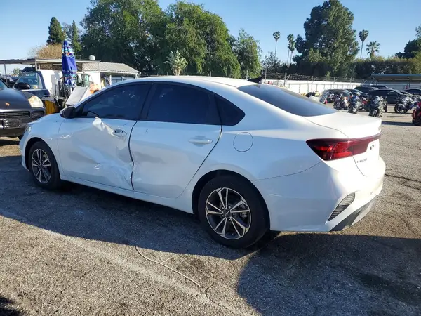 3KPF24AD4RE802438 2024 KIA FORTE - Image 2