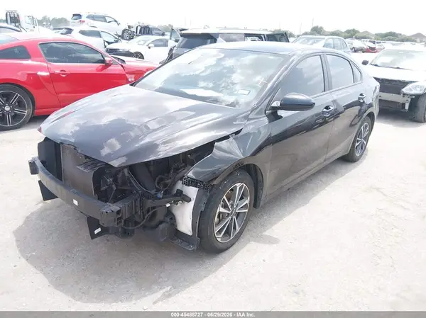 3KPF24AD4RE802567 2024 KIA FORTE - Image 2