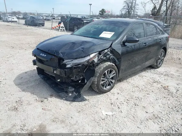 3KPF24AD4RE802648 2024 KIA FORTE - Image 2