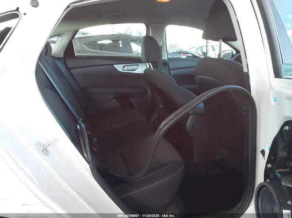 3KPF24AD4RE802892 2024 KIA FORTE - Image 8