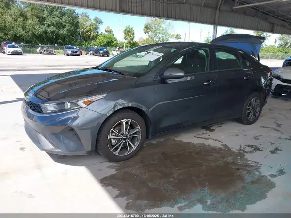 3KPF24AD4RE803525 2024 KIA FORTE - Image 2