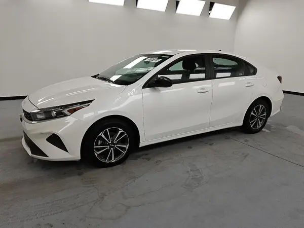 3KPF24AD4RE807543 2024 KIA FORTE - Image 1