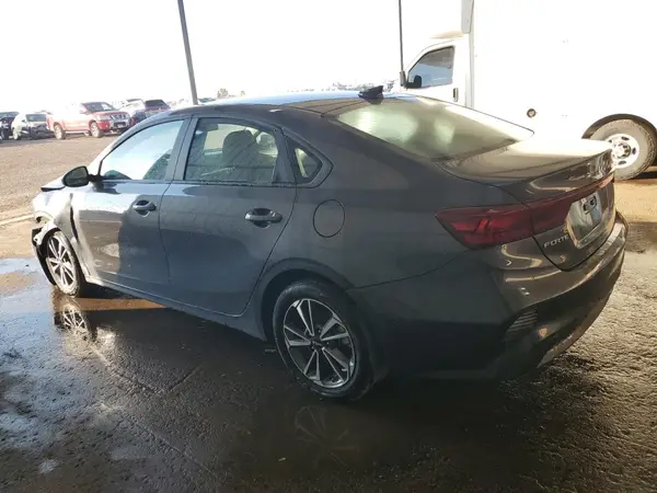 3KPF24AD4RE808756 2024 KIA FORTE - Image 2