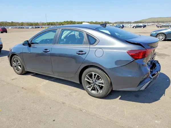 3KPF24AD4RE810216 2024 KIA FORTE - Image 2