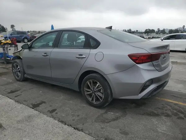 3KPF24AD4RE811799 2024 KIA FORTE - Image 2