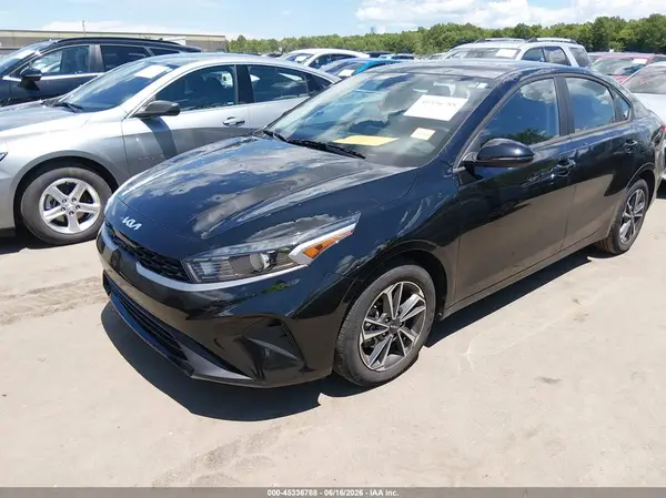 3KPF24AD4RE813181 2024 KIA FORTE - Image 2