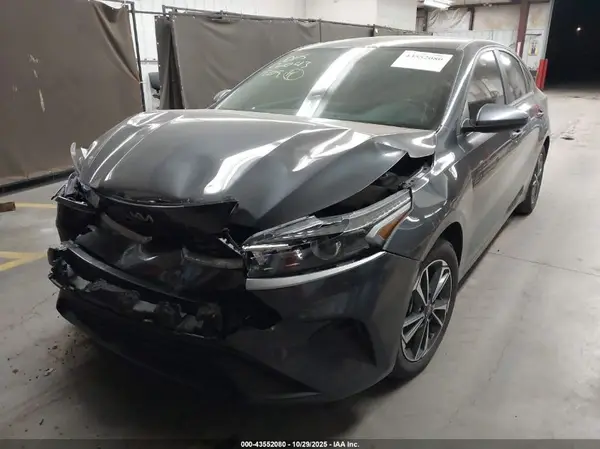 3KPF24AD4RE813553 2024 KIA FORTE - Image 2