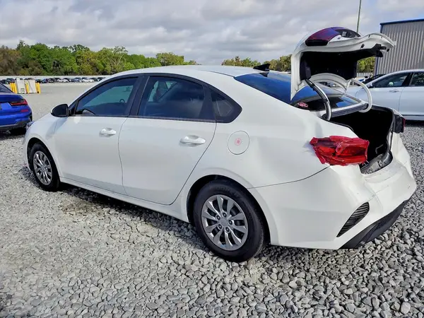 3KPF24AD4RE814959 2024 KIA FORTE - Image 2