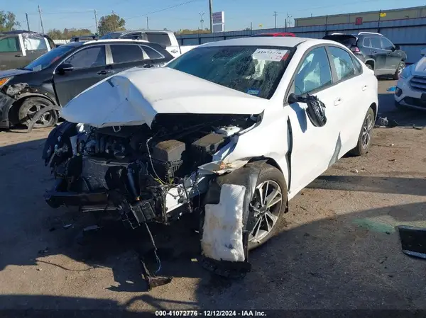 3KPF24AD4RE816873 2024 KIA FORTE - Image 2