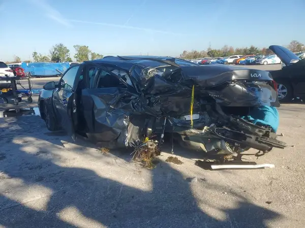 3KPF24AD4RE817067 2024 KIA FORTE - Image 2