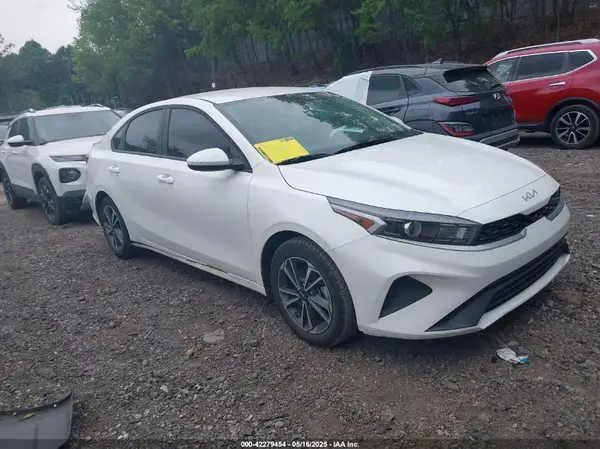3KPF24AD4RE819207 2024 KIA FORTE - Image 1