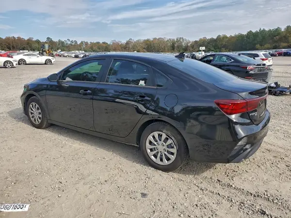3KPF24AD4RE823256 2024 KIA FORTE - Image 2