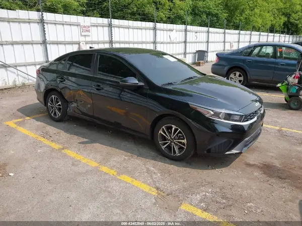 3KPF24AD4RE823371 2024 KIA FORTE - Image 1