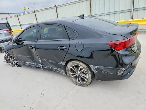 3KPF24AD4RE824889 2024 KIA FORTE - Image 2