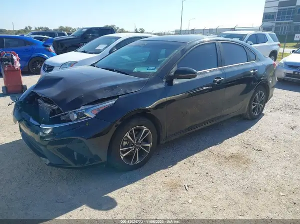 3KPF24AD4RE824892 2024 KIA FORTE - Image 2
