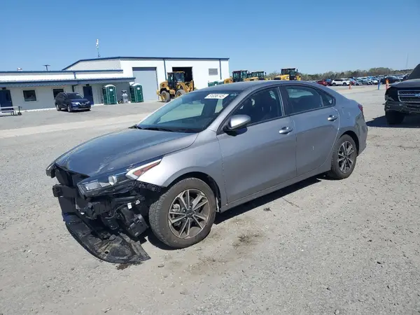 3KPF24AD4RE825895 2024 KIA FORTE - Image 1