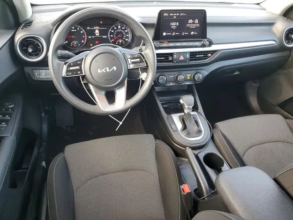 3KPF24AD4RE826335 2024 KIA FORTE - Image 8
