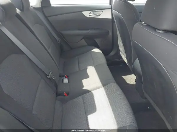 3KPF24AD4RE826917 2024 KIA FORTE - Image 8