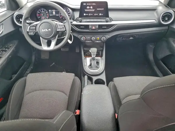 3KPF24AD4RE827792 2024 KIA FORTE - Image 8