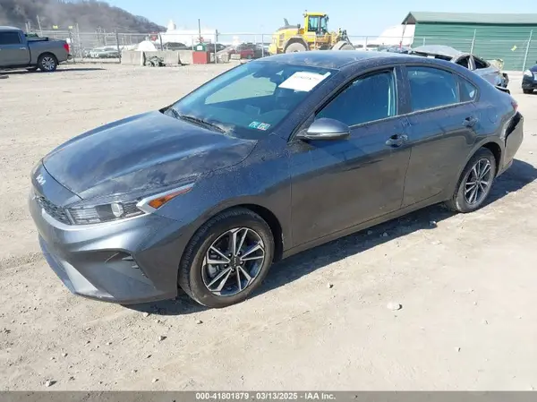 3KPF24AD4RE828134 2024 KIA FORTE - Image 2