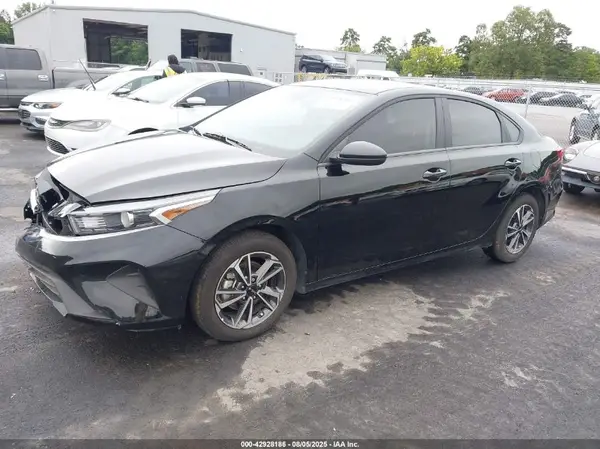 3KPF24AD4RE828540 2024 KIA FORTE - Image 2