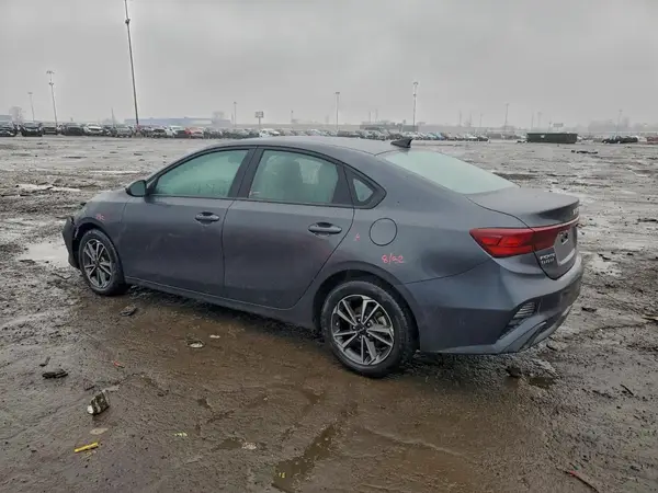 3KPF24AD4RE829428 2024 KIA FORTE - Image 2