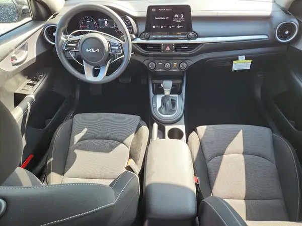 3KPF24AD4RE830952 2024 KIA FORTE - Image 8