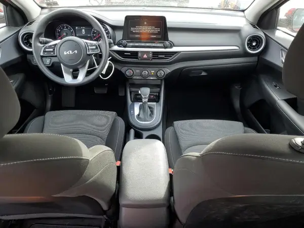 3KPF24AD4RE833382 2024 KIA FORTE - Image 8