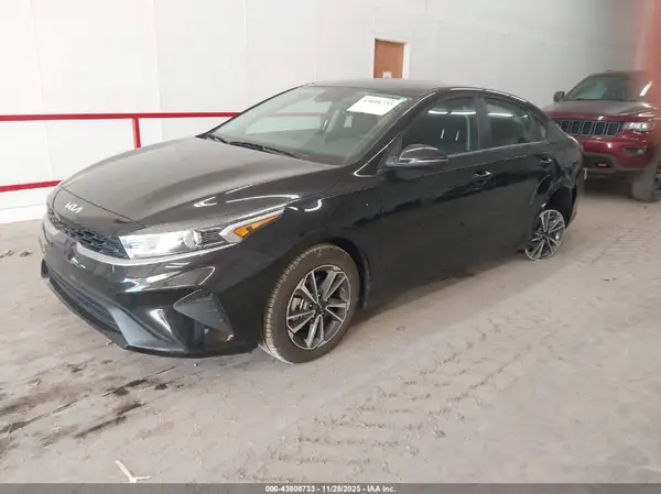 3KPF24AD4RE837156 2024 KIA FORTE - Image 2