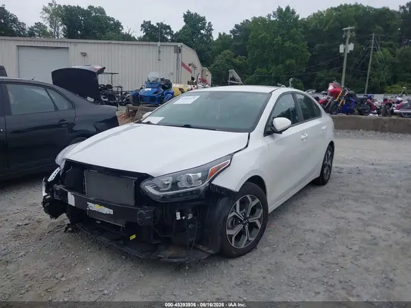 3KPF24AD5KE005220 2019 KIA FORTE - Image 2