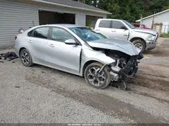 3KPF24AD5KE006884 2019 KIA FORTE