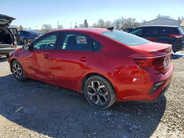 3KPF24AD5KE009994 2019 KIA FORTE - Image 2