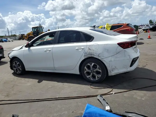 3KPF24AD5KE010806 2019 KIA FORTE - Image 2