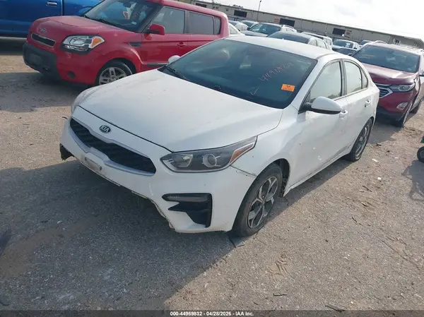 3KPF24AD5KE011356 2019 KIA FORTE - Image 2