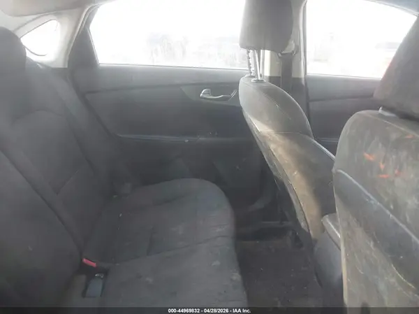 3KPF24AD5KE011356 2019 KIA FORTE - Image 8