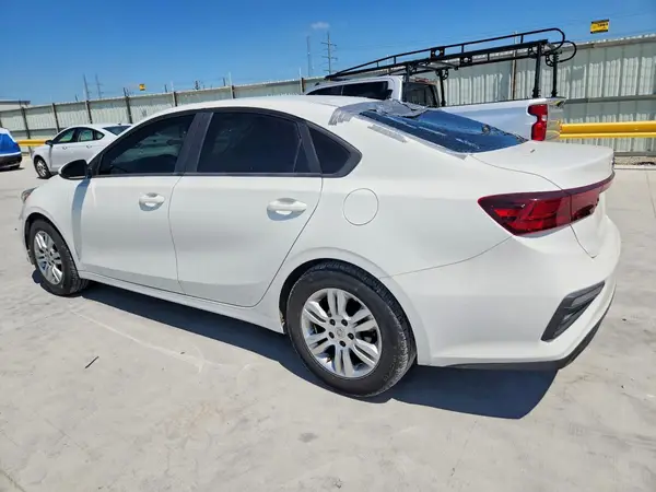 3KPF24AD5KE011552 2019 KIA FORTE - Image 2